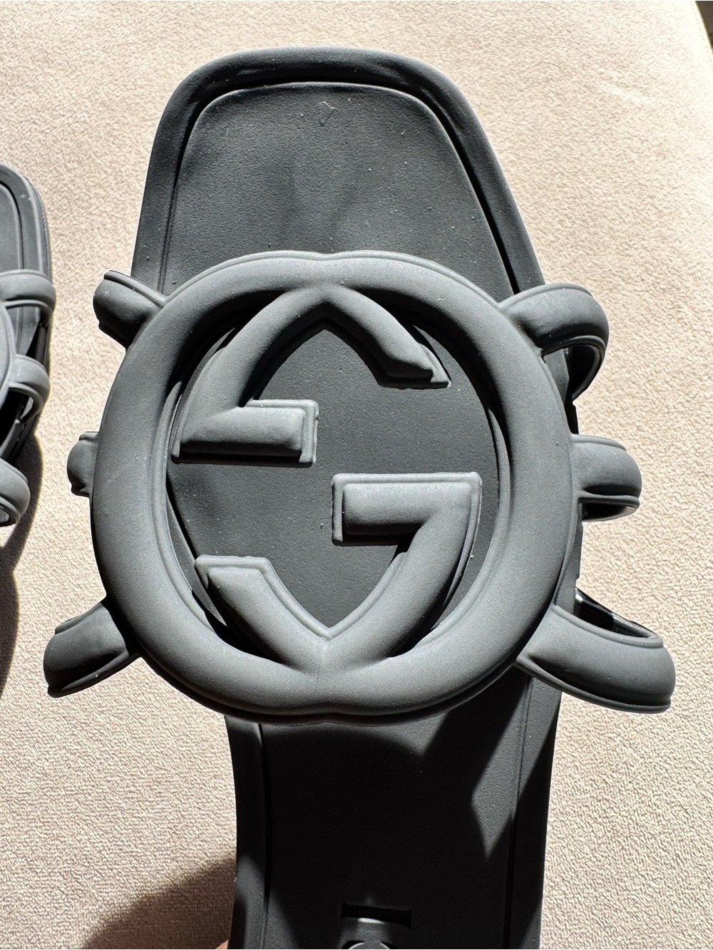 Gucci Black Rubber GG Slide Sandals NEW - Picture 5 of 8